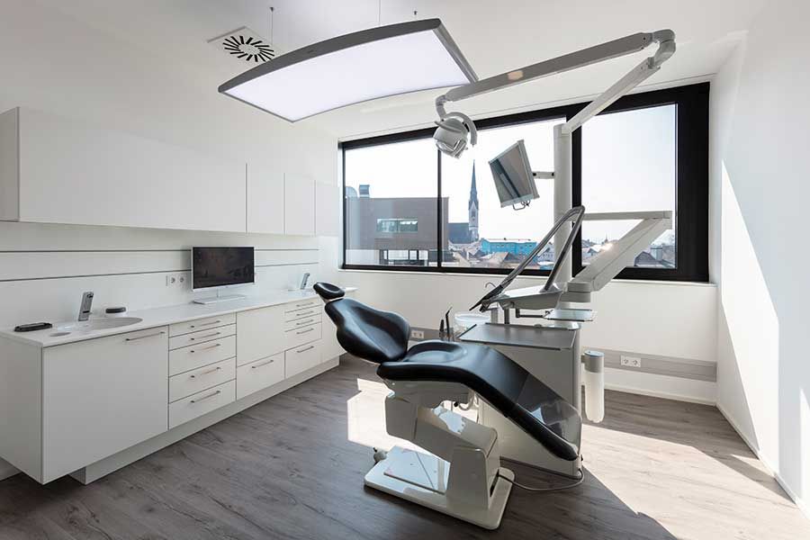 Behandlungszimmer Zahnarztpraxis Petra Sulik M.Sc. Schwanenstadt