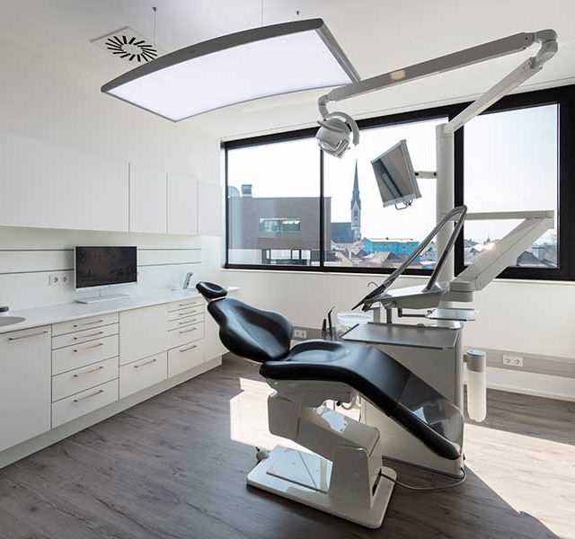 Behandlungszimmer Zahnarztpraxis Petra Sulik M.Sc. Schwanenstadt